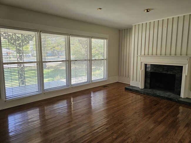 Building Photo - 1222 N Ridge Ave