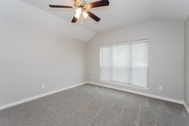 Building Photo - 7653 Rainbow Creek Dr