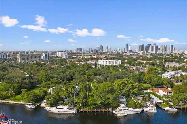 Building Photo - 743 NW 9th Ave