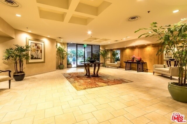 Building Photo - 2131 Century Park Ln