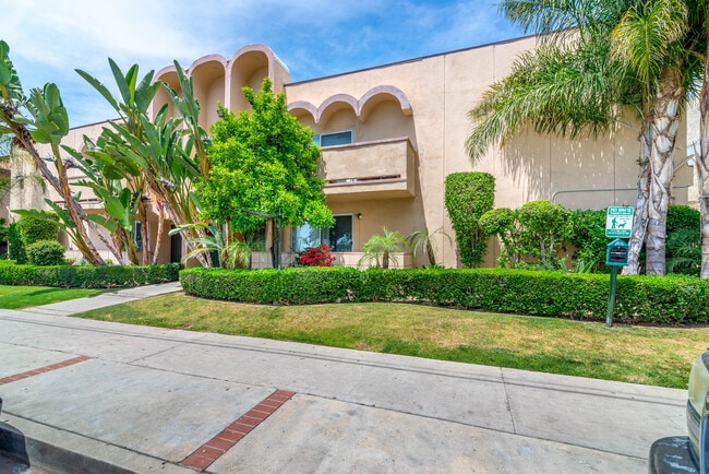 Building Photo - 21725 Lanark Apartments