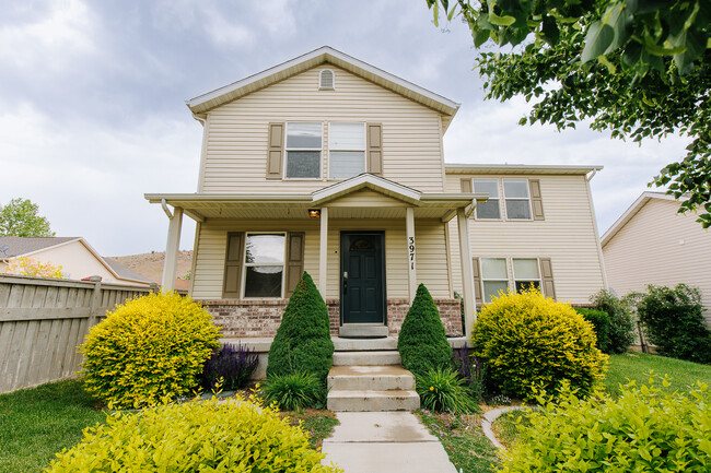 Primary Photo - 3971 E Golden Eagle Rd