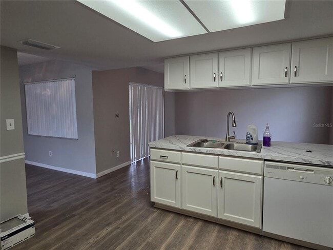 Building Photo - 7005 Pin Cherry Ln
