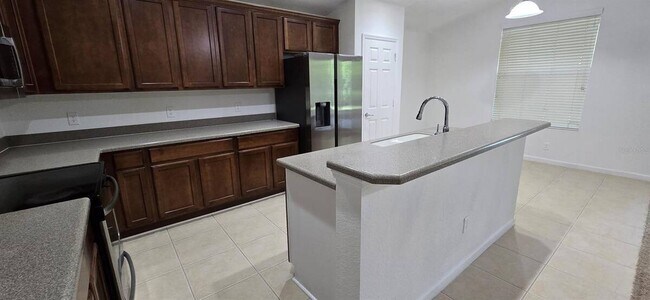 Building Photo - 4170 SW 47th Ct