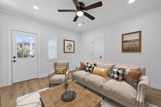 Building Photo - 2202 Hutchins St