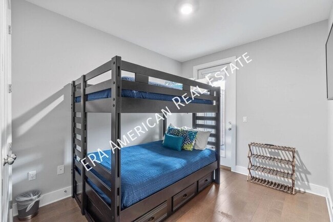 Building Photo - 4923 E County Hwy 30A