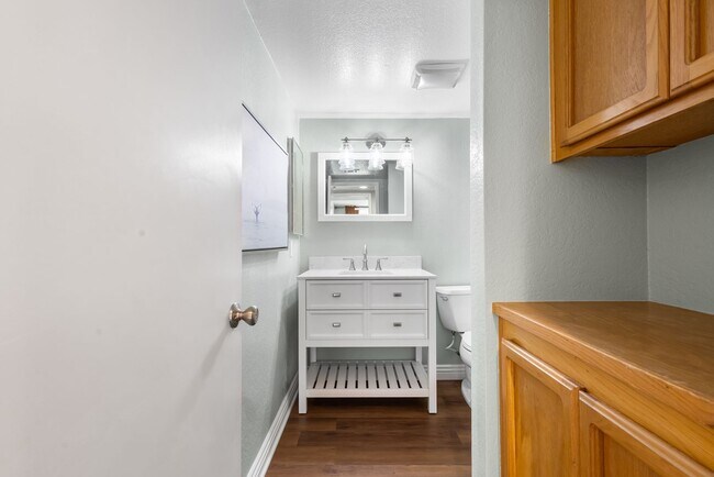 Building Photo - 2262 Martinique Ln