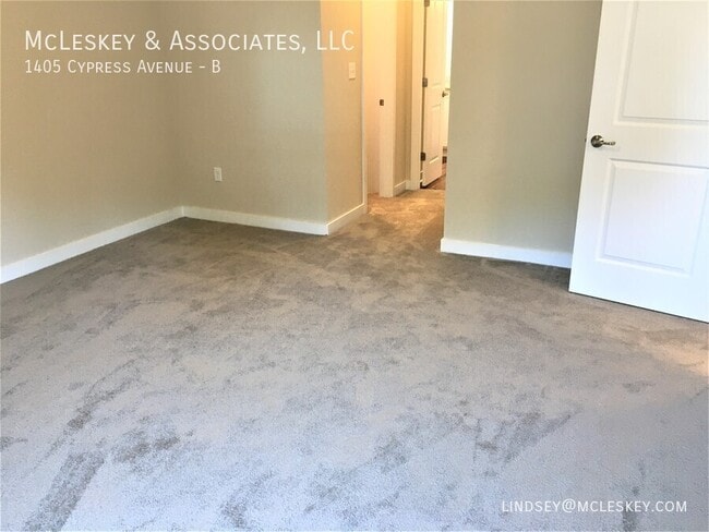 Building Photo - 1405 Cypress Ave