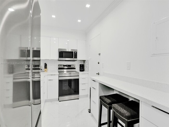 Building Photo - 2501 S Ocean Dr