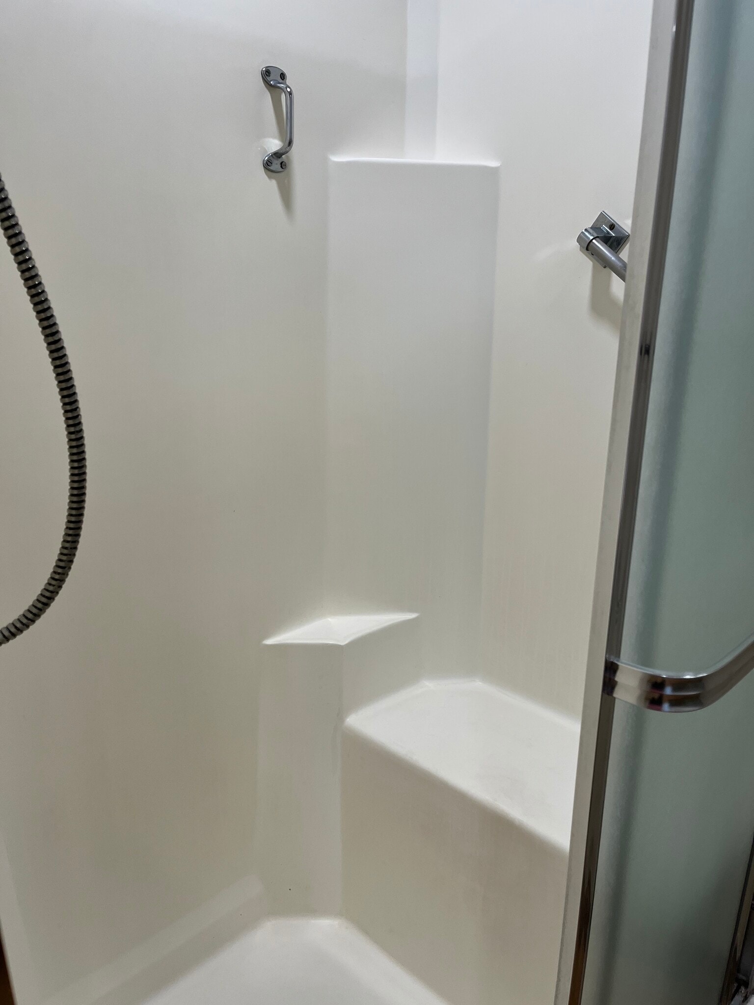 Handicap accessible large shower - 21020 SE 358th St