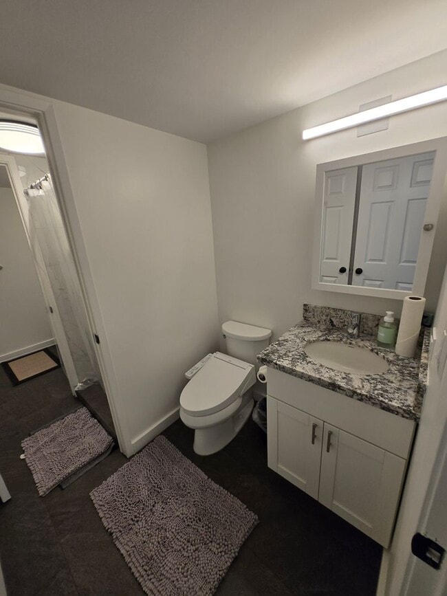 Building Photo - Harbor Lights Done Right unit