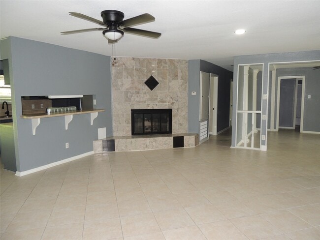 Building Photo - 12507 New Rochelle Ct