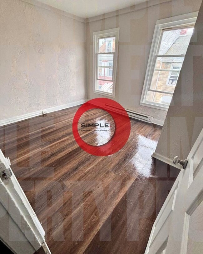 Building Photo - 137 Wunder St
