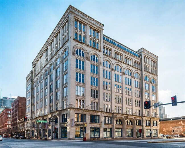 Primary Photo - 1136 Washington Ave