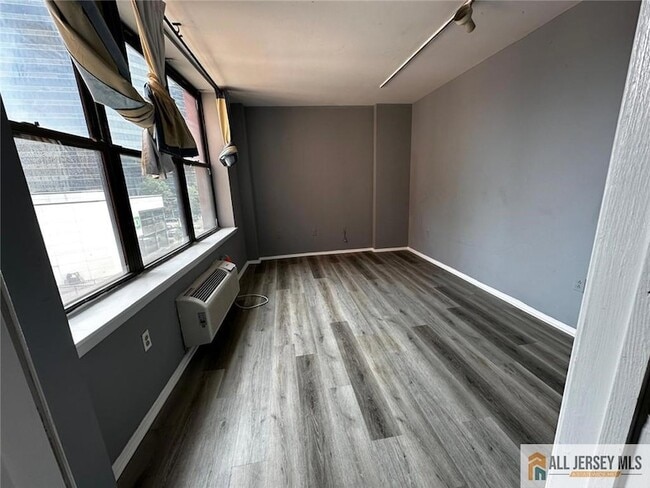 Building Photo - 111 Mulberry St