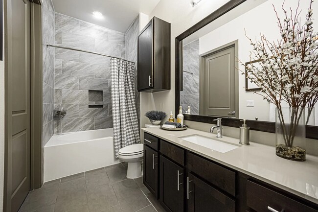 Building Photo - Lease Today & Receive 1 Month Free Rent!