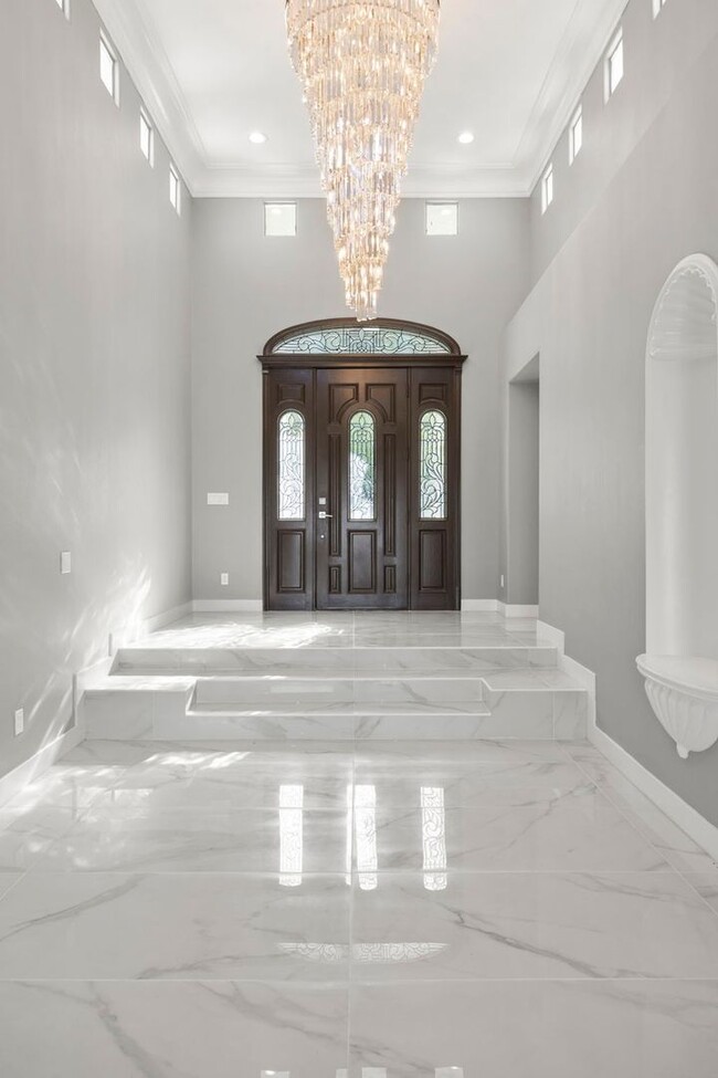 Building Photo - Modern Elegance Meets Scenic Privacy in Be...