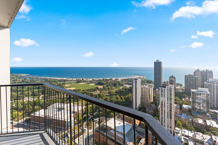 Building Photo - 1560 N Sandburg Terrace