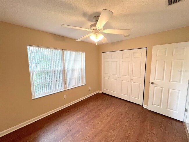 Building Photo - 122 Parkview Dr