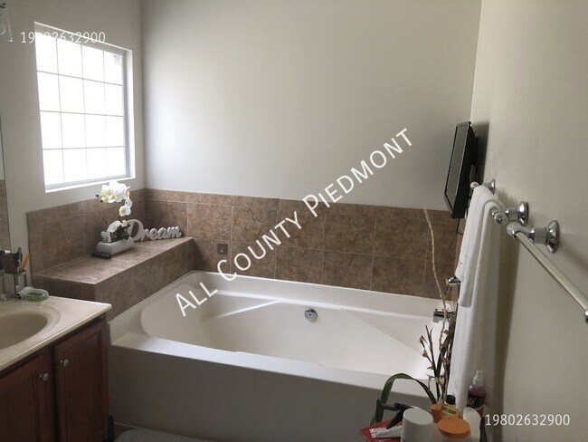 Building Photo - 5119 Alysheba Dr