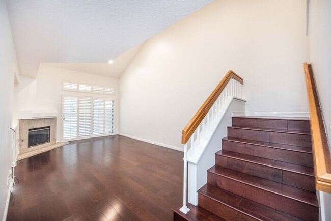 Building Photo - Anaheim Hills Beauty