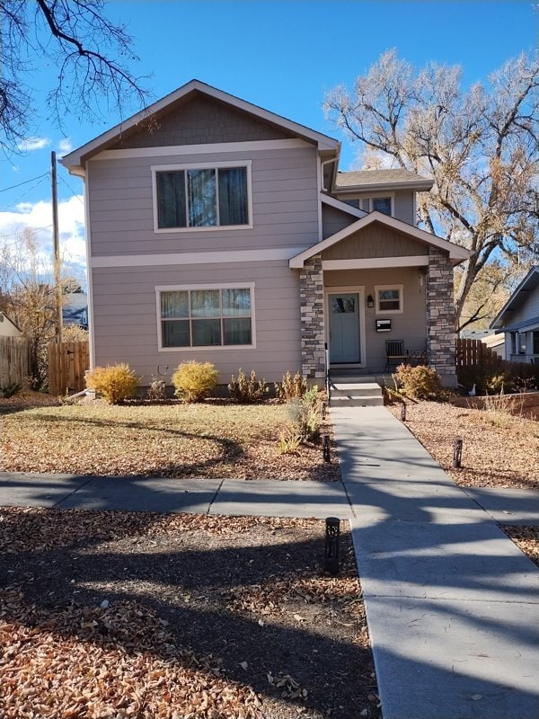 Building Photo - 208 Custer Ave