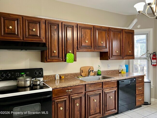 Building Photo - 1528 Wyoming Ave