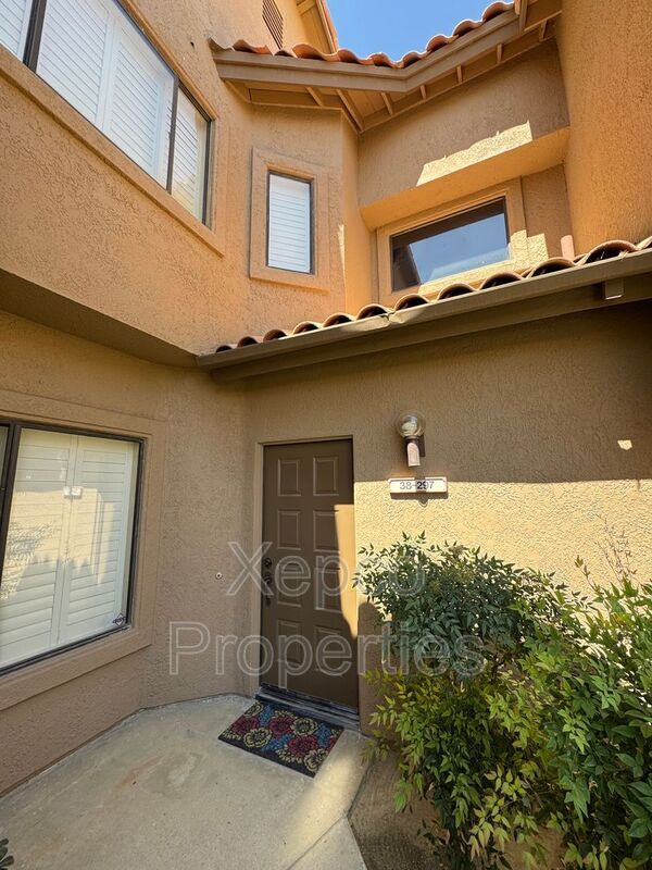 Building Photo - 38297 Crocus Ln