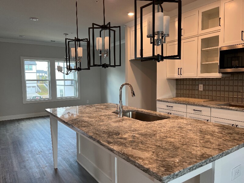 Building Photo - 812 Mackay Crk