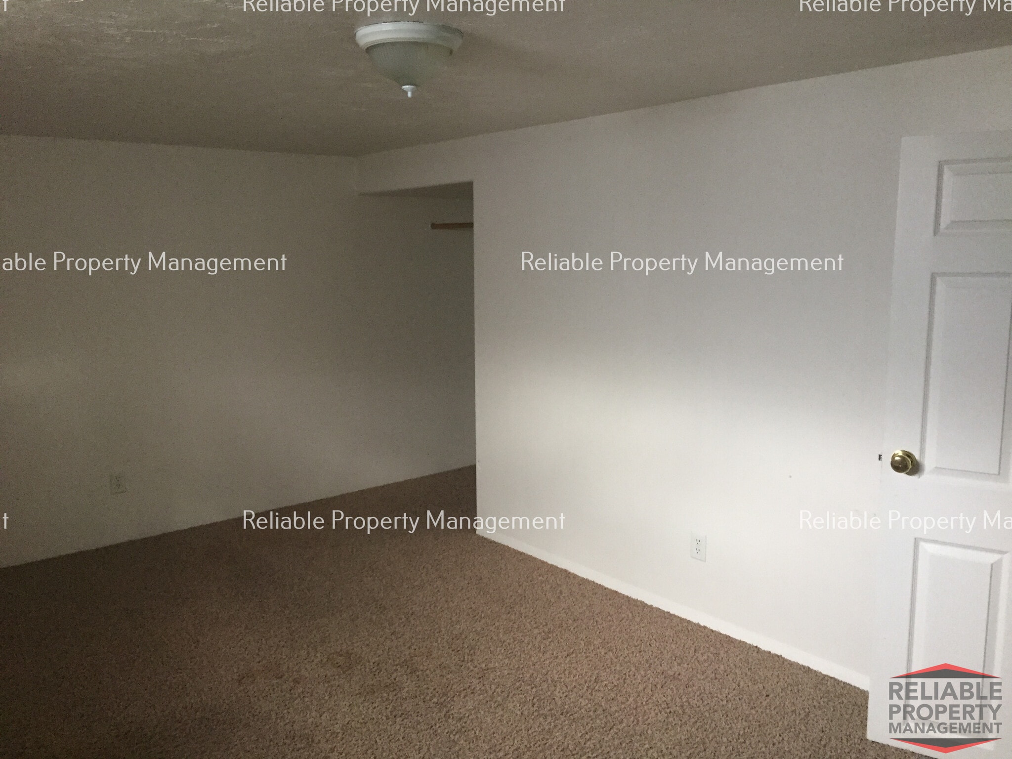 Building Photo - 657 Tendoy Dr