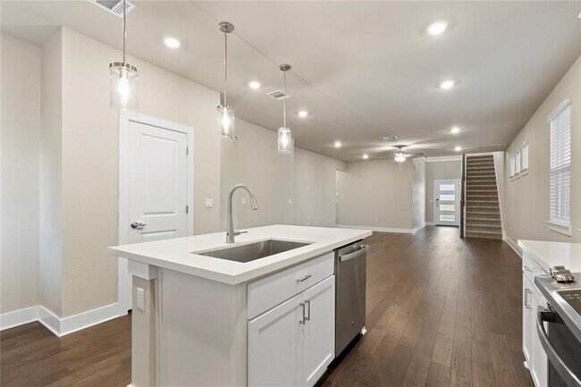 Building Photo - 15701 Oglethorpe Dr