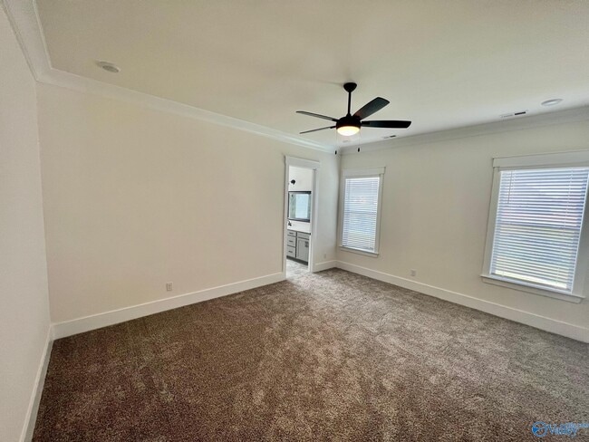 Building Photo - 330 Silo Ln