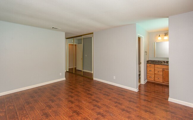 Building Photo - 4121 Bryan St