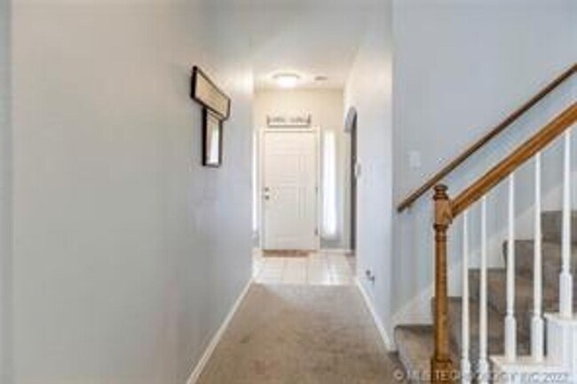 Building Photo - Beautifully kept 1.5 story home with 3 lg bedrooms (game room could be a 4th bedroom).