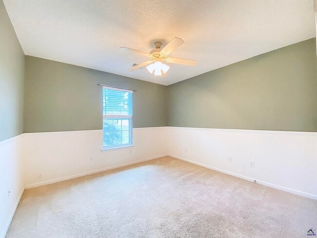 Building Photo - 202 Chimney Rock Rd