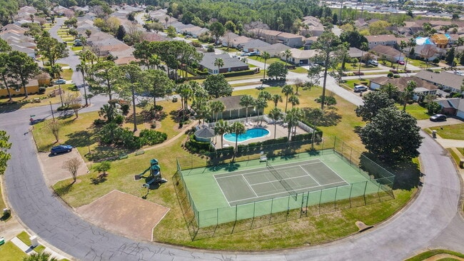 Building Photo - 374 S Shore Dr