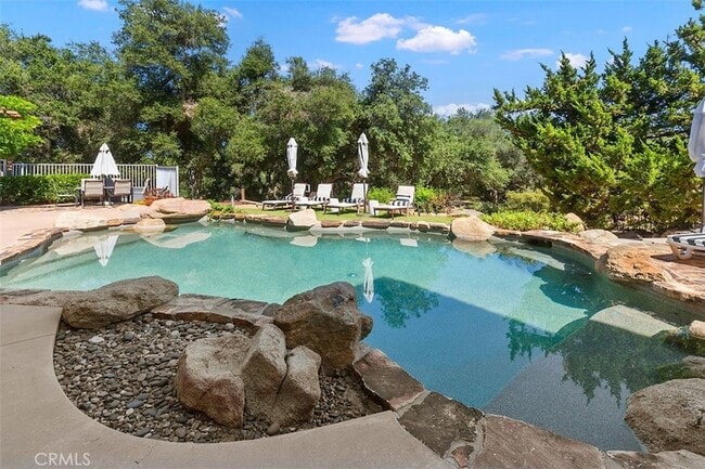 Building Photo - 35455 El Niguel Rd