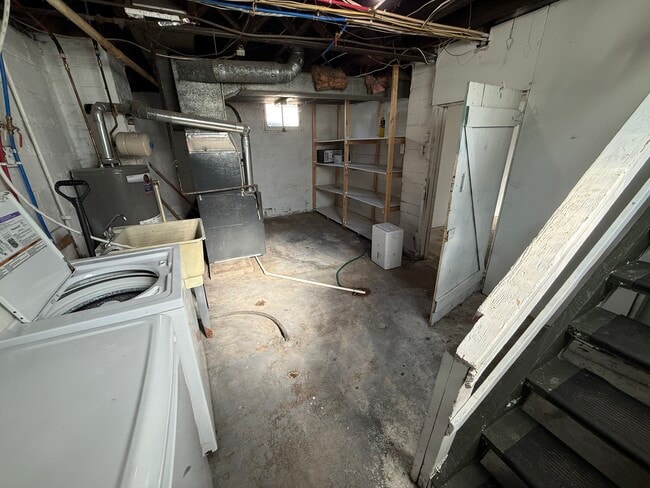 Building Photo - 843 1/2