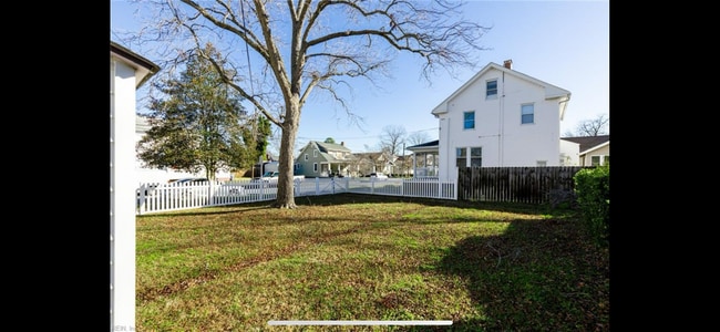 Backyard/fenced-in - 3436 Chesapeake Blvd