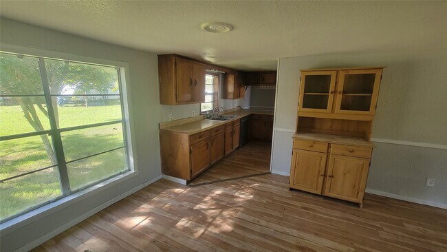 Building Photo - 2960 Call St