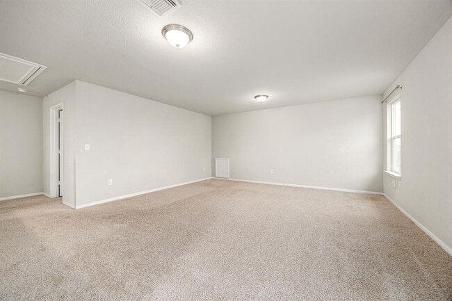 Building Photo - 13925 Heywood Dr
