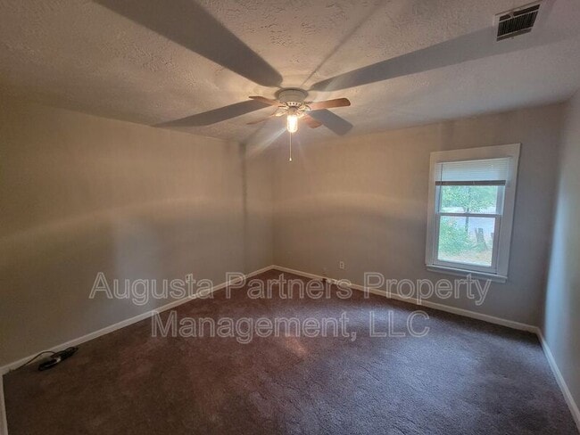 Building Photo - 112 Chalet North CT