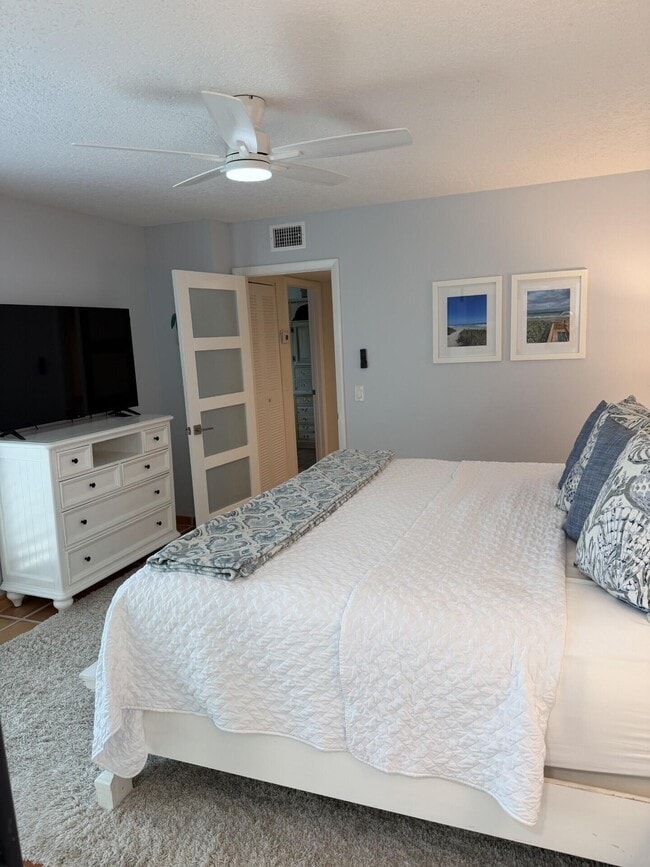 Building Photo - 1518 15th Ct