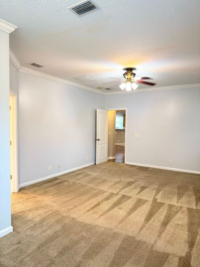 Building Photo - 116 Boatsman Way