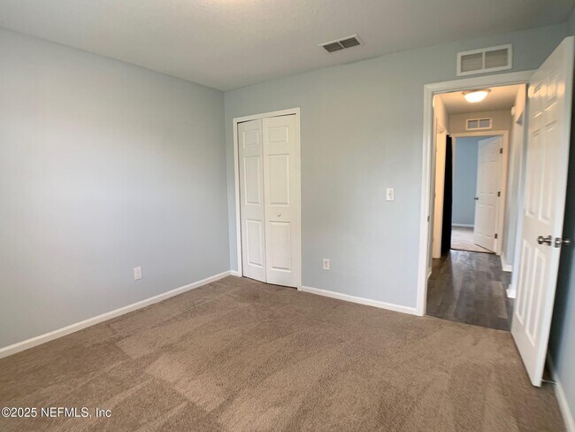 Building Photo - 3201 Deer Creek Dr