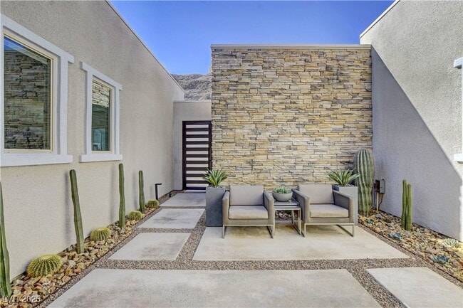 Building Photo - 6300 Clovis Point St