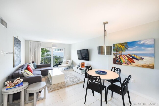 Building Photo - 1357 Collins Ave