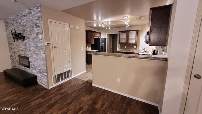 Building Photo - 14247 Hacienda Rock Dr