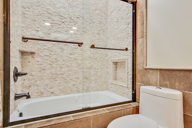Building Photo - 5923 Jumilla Ave