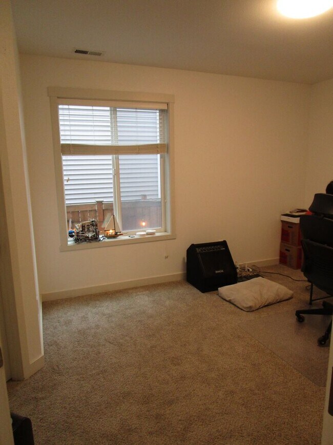 Building Photo - 574 Ruby Peak Avenue